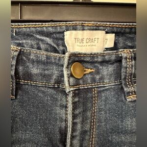 True Craft Classic Blue Women’s Skinny Jeans Size 7 Distressed (L)